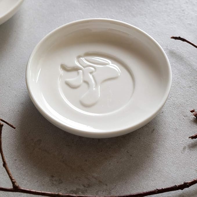 BigNoseDeer Ceramics Sauce Dish Cat Relief Seasoning Dish Mini Side Sushi Soy Dipping Bowl soy sauce dishes dinnerware Meow Porcelain Small Saucer (Set of 4)