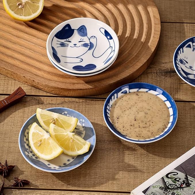 4 Pieces Japanese Sushi Sauce Small Cats Plates Set,Soy Sauce Dish,Mini Round Ceramic Cats Pattern Glazed Plate for Appetizer Plates Dessert Sushi Sauce Small Plate 3.9 x 0.7inch