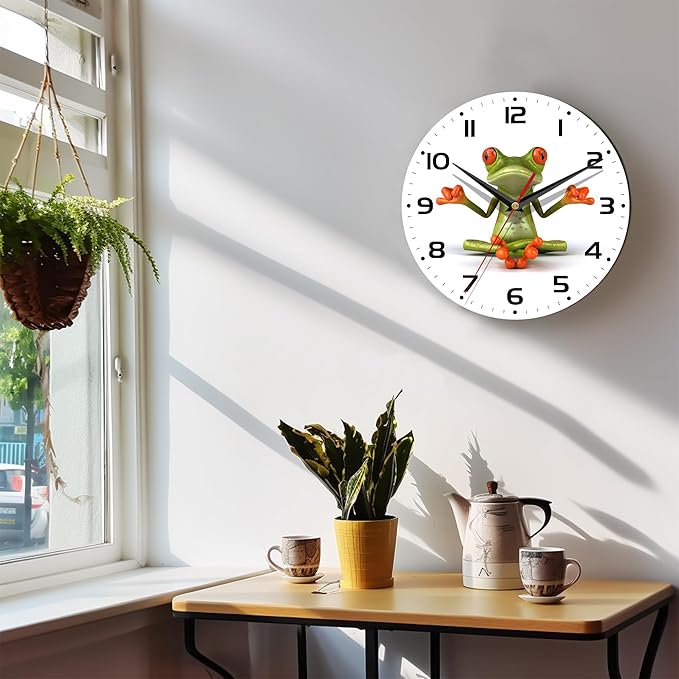 Wall Clock, 10 Inch Silent Non-Ticking Home Kitchen Decor, Battery Operated for Bathroom Bedroom Living Room Office(Funny Frogs)